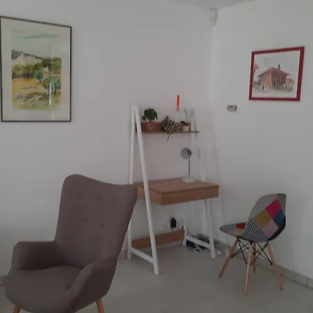 Apartment Les Romarins, Impeccable Et Son Parking Prive Nyons